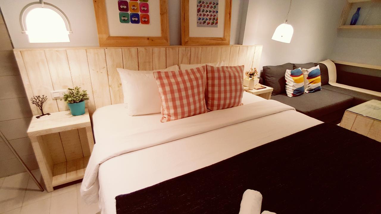 南湾 アジュール Bed & Breakfast エクステリア 写真