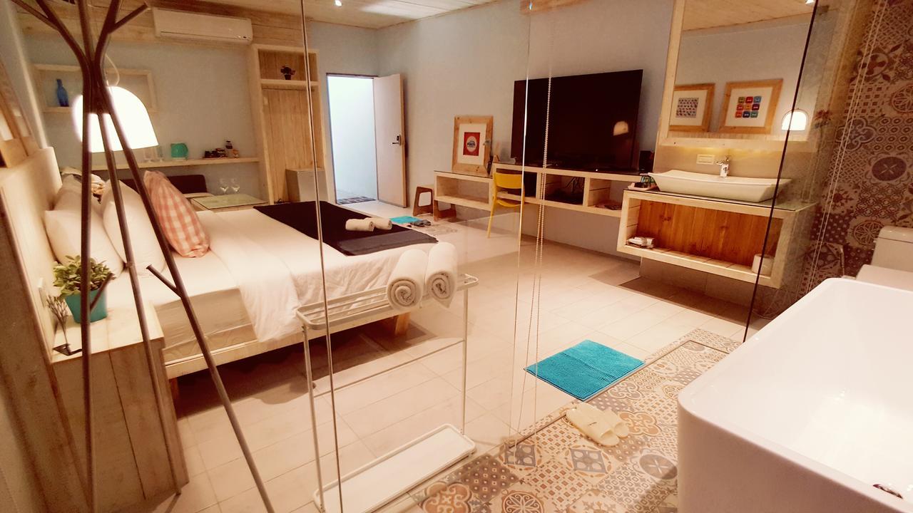 南湾 アジュール Bed & Breakfast エクステリア 写真