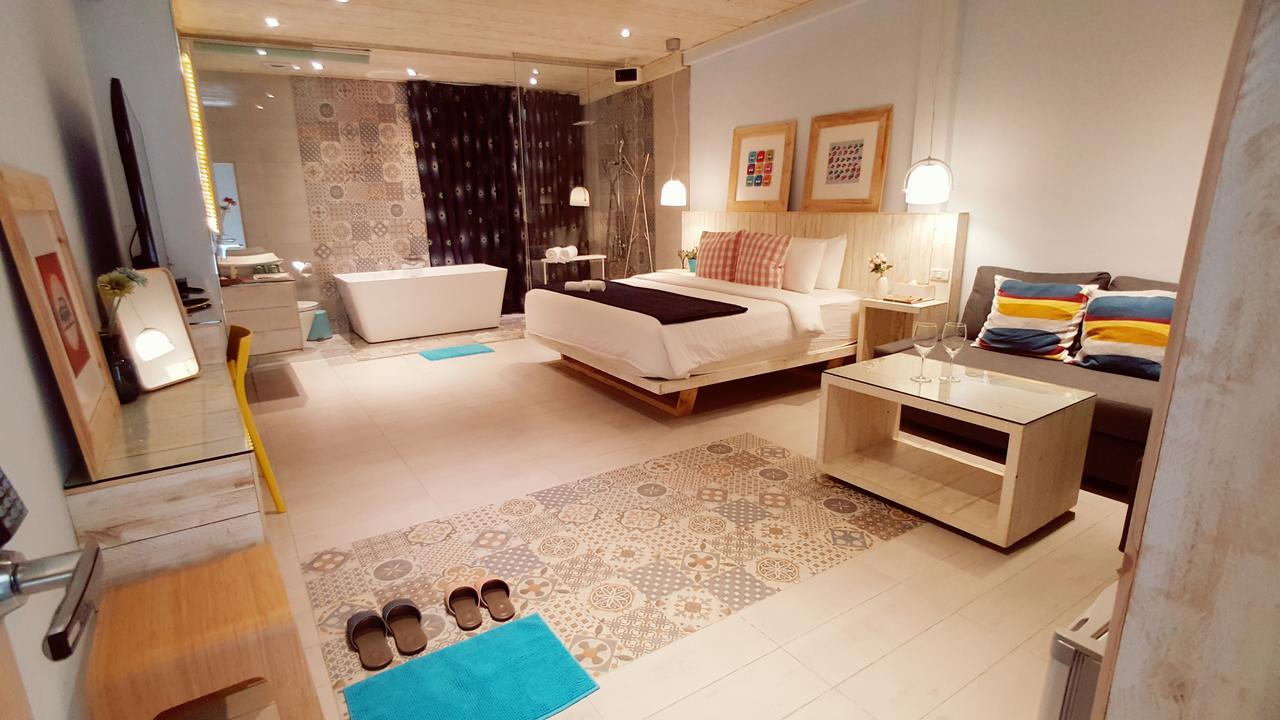 南湾 アジュール Bed & Breakfast エクステリア 写真