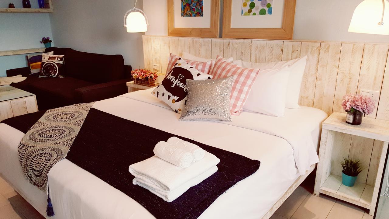 南湾 アジュール Bed & Breakfast エクステリア 写真